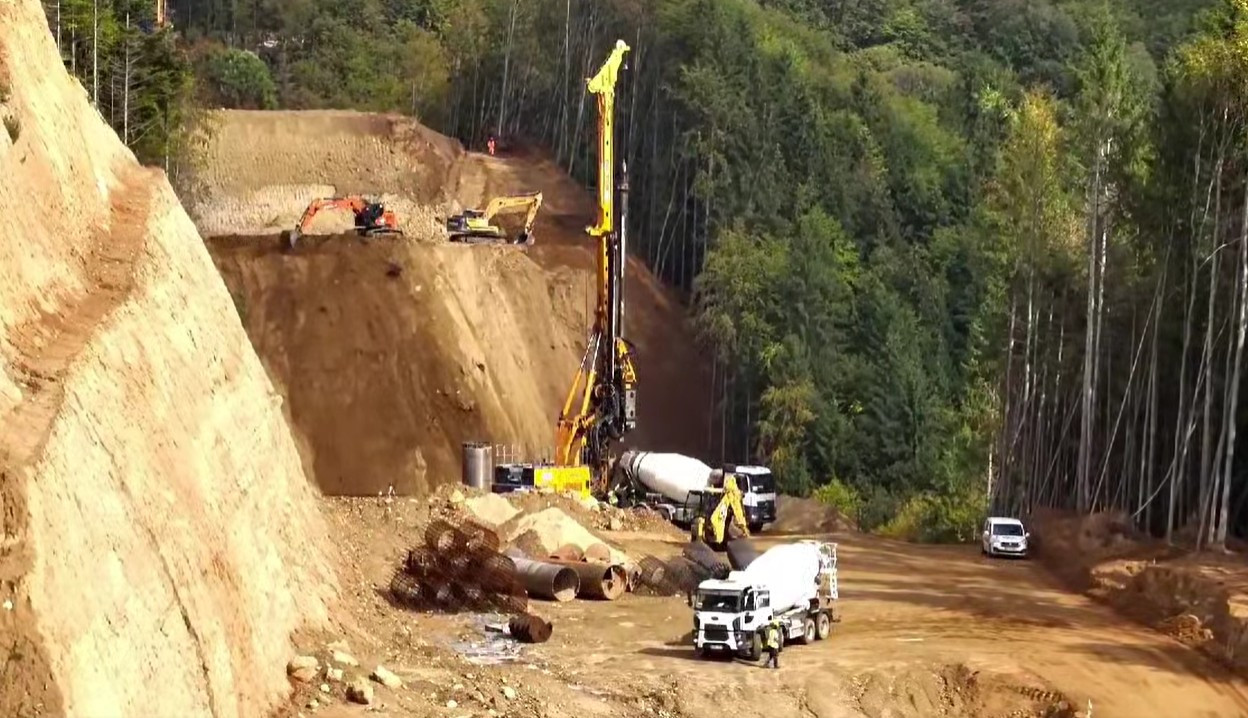 500 milioane de euro pentru autostrada care traverseazã Munții Carpați. România împrumută de la BEI pentru A1 Sibiu-Pitești