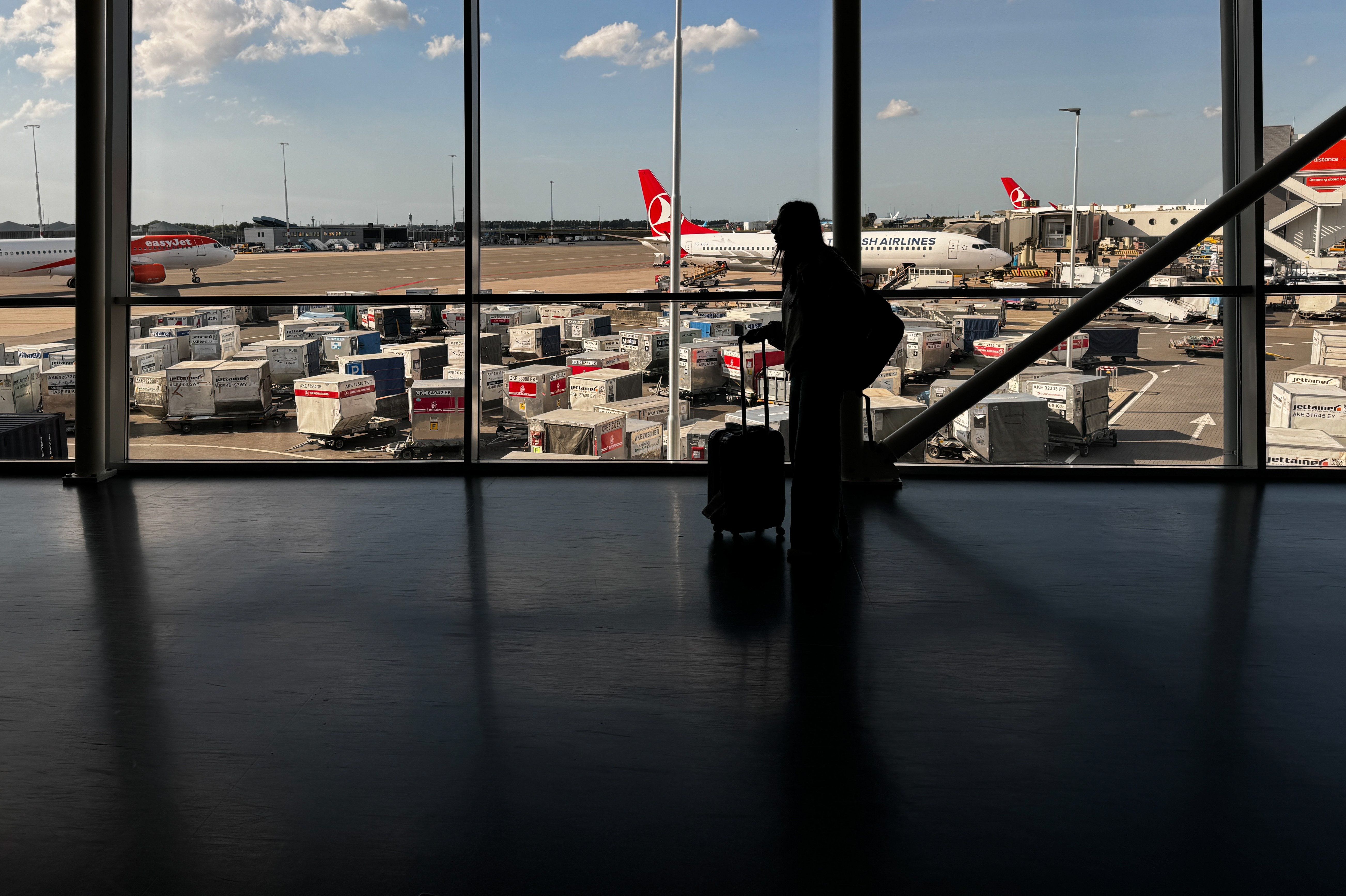 Un influencer a fost arestat după ce a postat un videoclip în care susținea că un aeroport din India este bântuit