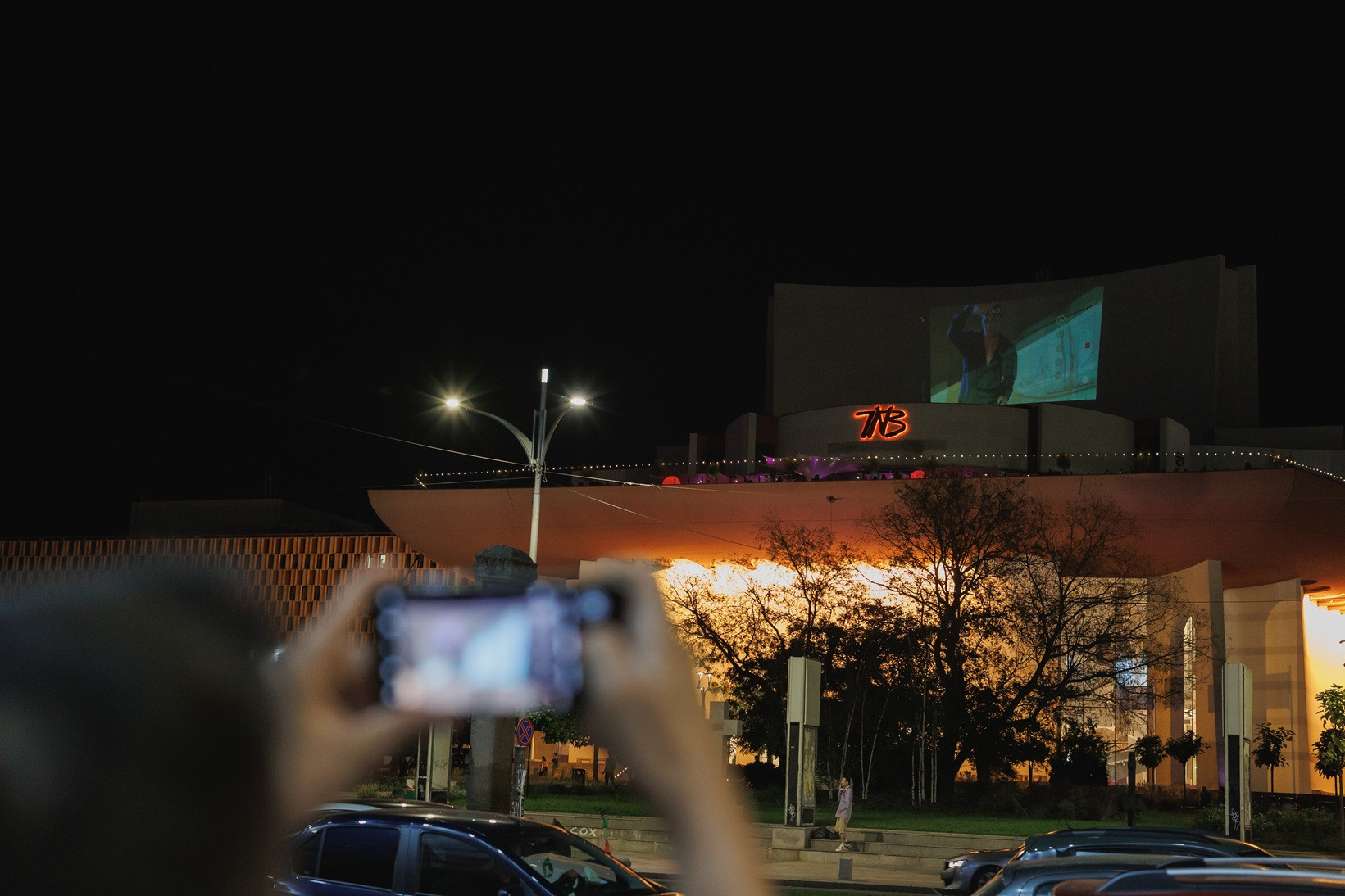 (P) HUAWEI Pura 80 Ultra aduce scena mai aproape ca niciodată – spectacol la Amfiteatrul TNB, dar și în Piața Universității