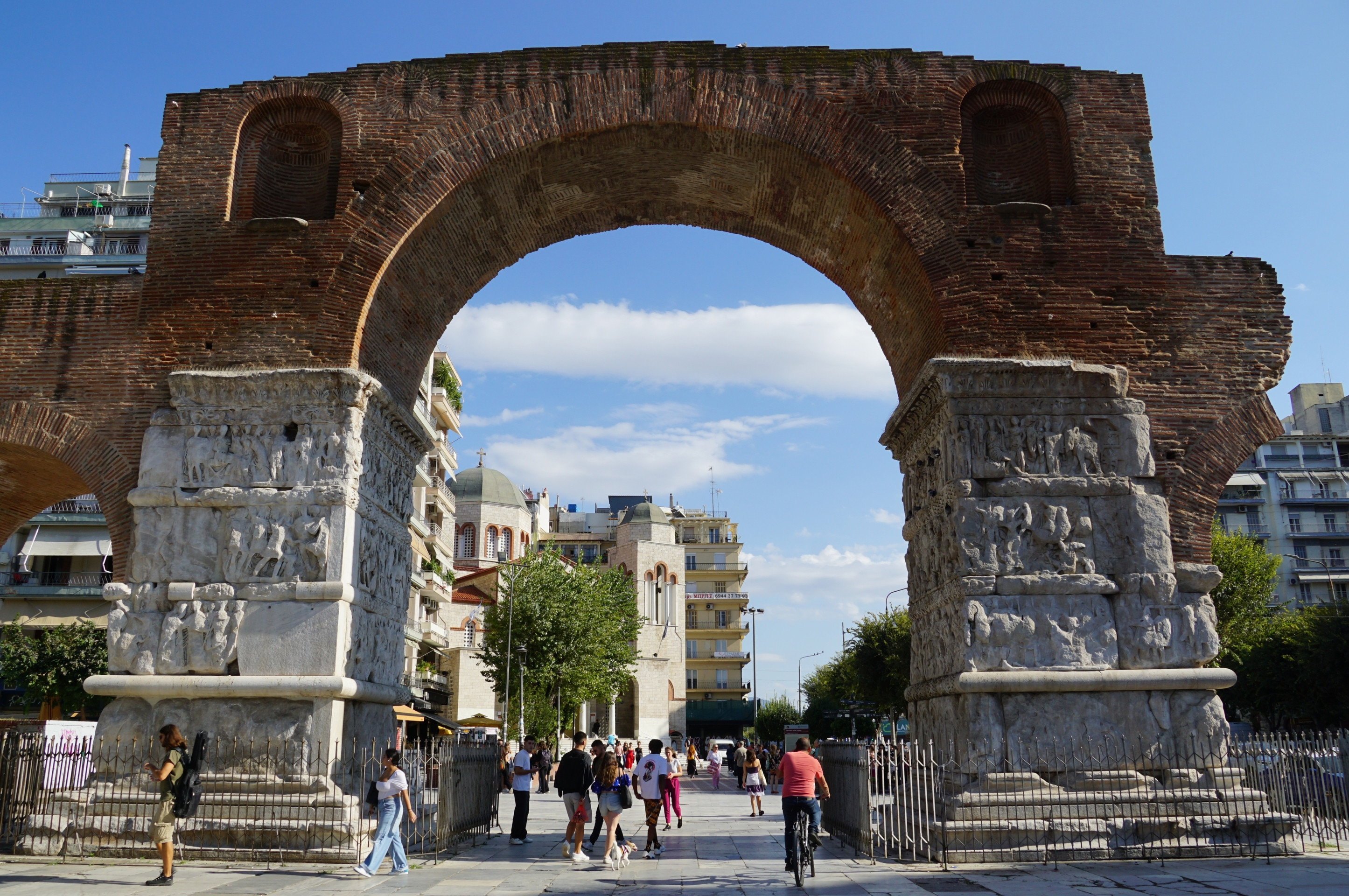 Salonic, destinația din Grecia care combină plaja, cultura și relaxarea. Totul despre obiectivele turistice și gastronomice