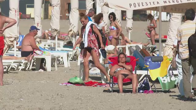 Turiștii se bucură la mare de vreme frumoasă și prețuri mai mici. Cazarea e mai ieftină și cu 80% în extrasezon