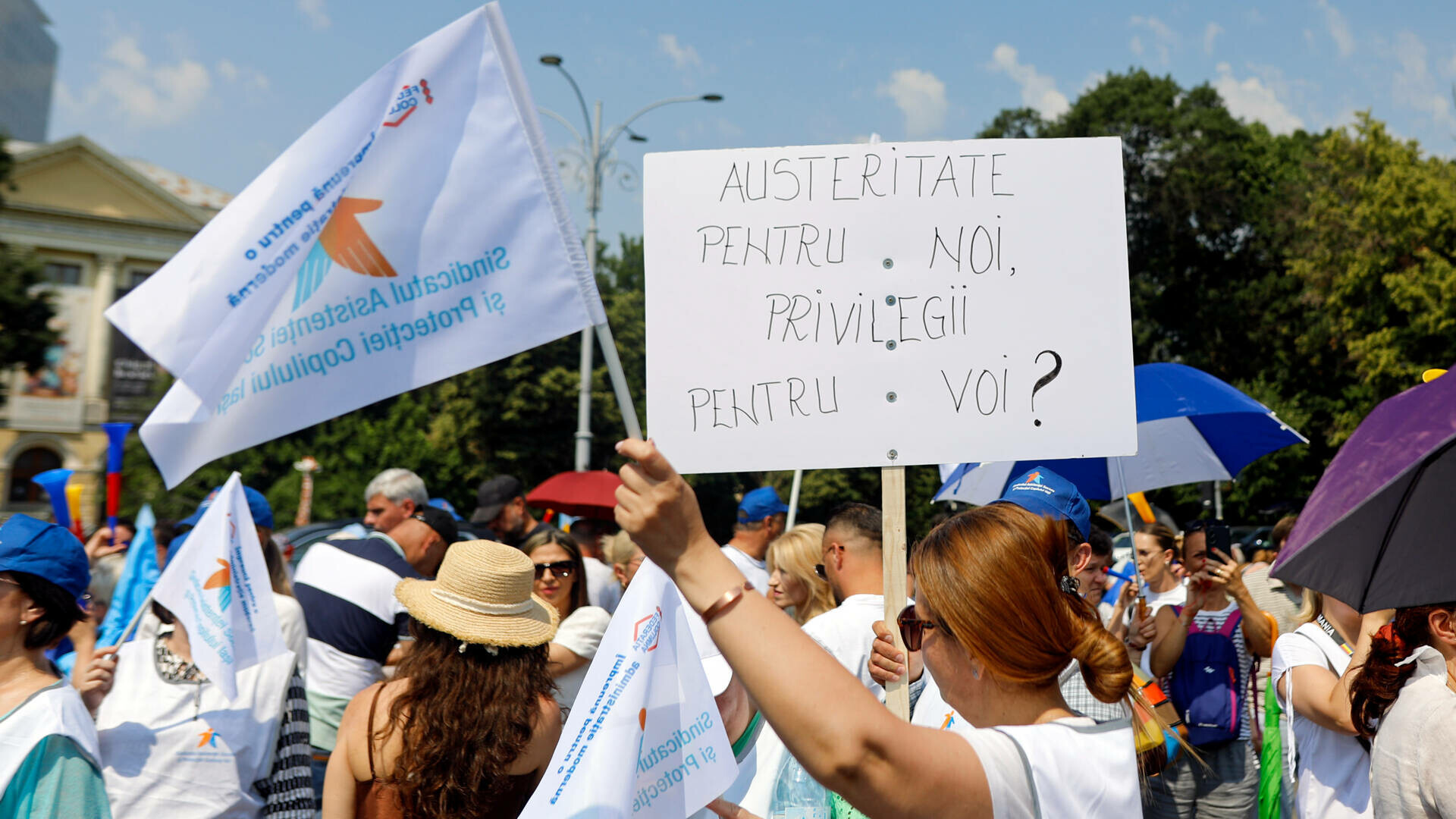 Sindicaliştii din administraţie protestează luni în București, nemulțumiți de măsurile Guvernului. Amenință cu grevă generală