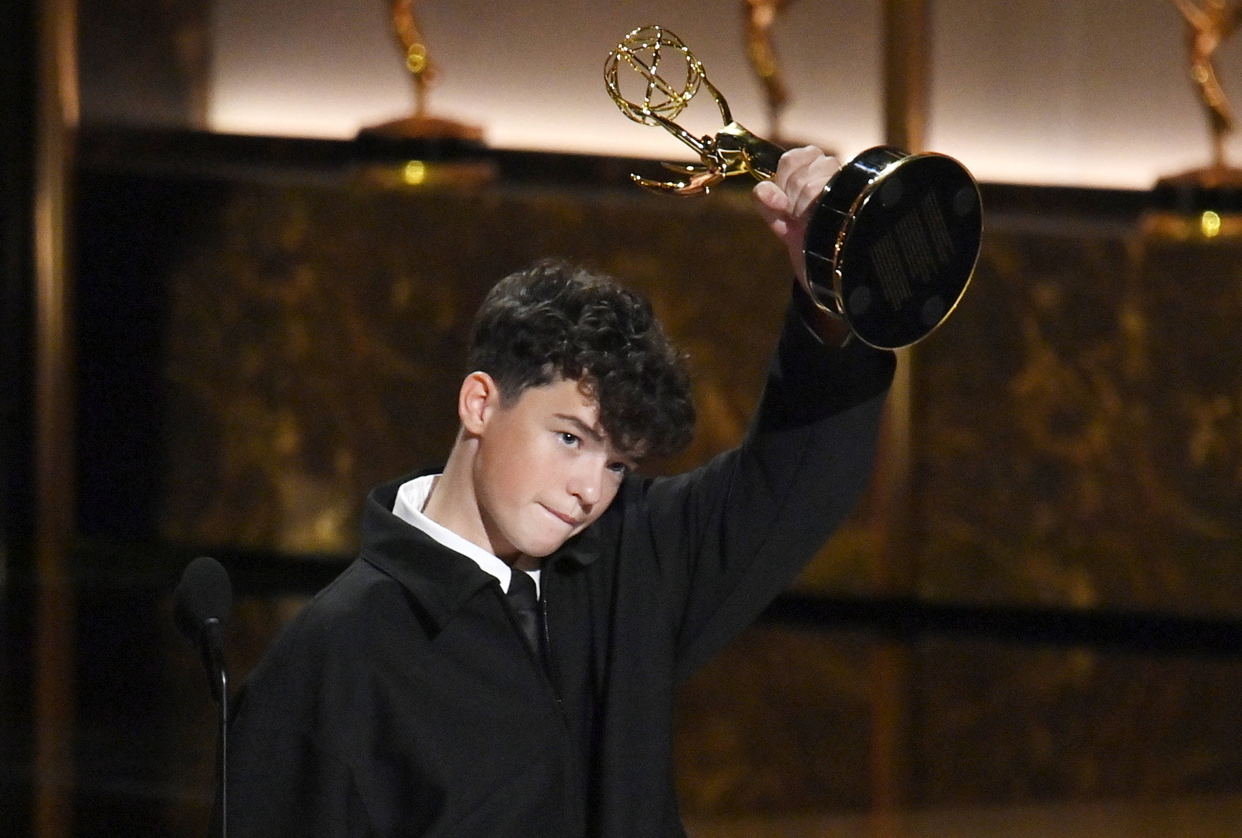 Emmy 2025. Owen Cooper, din „Adolescence”, a devenit cel mai tânăr câștigător al unui premiu Emmy