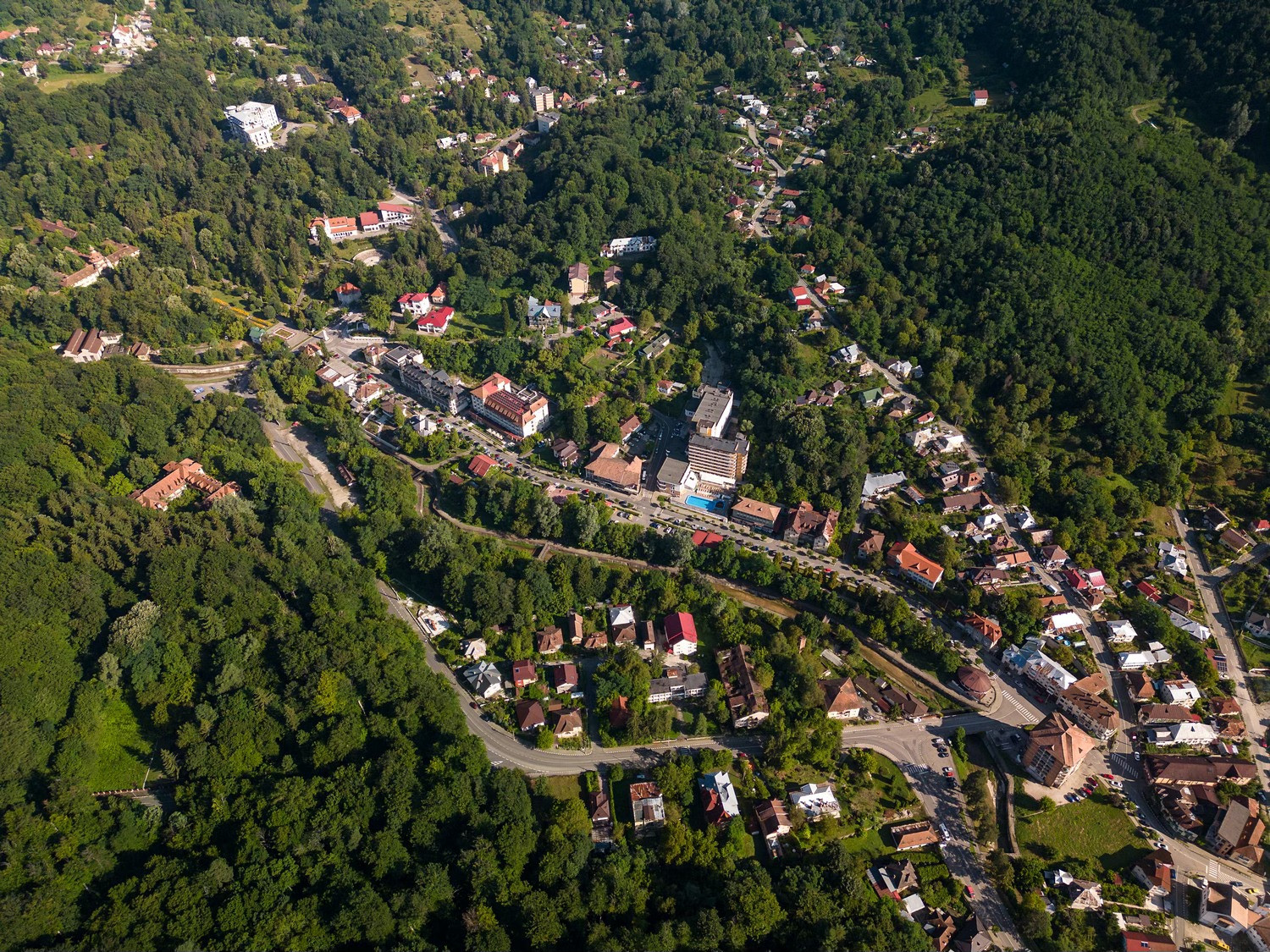 Staţiunea Băile Govora va avea parc de aventură, cu tiroliană şi piste de biciclete off-road