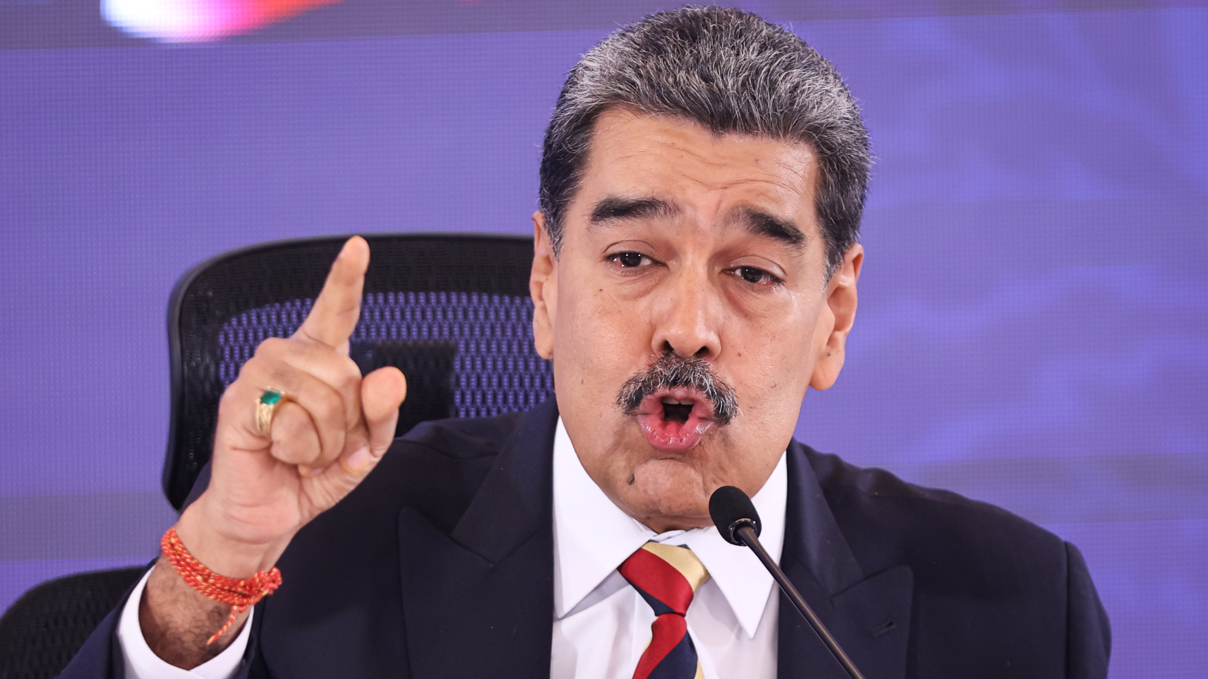 Venezuela lansează exerciții militare masive în Caraibe și își expune avioanele rusești, pe fondul tensiunilor cu SUA