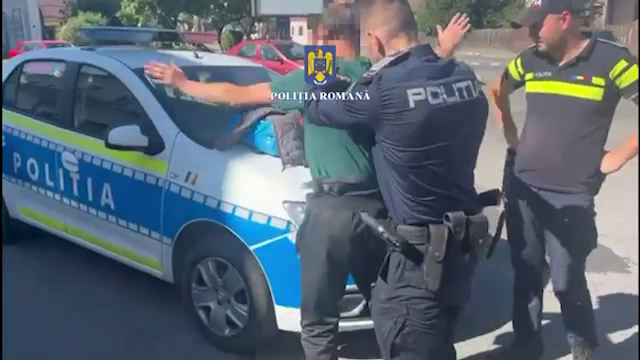 A scăpat din accidentul de tren, dar nu și de polițiști. Șoferul din Bistrița care a forțat trecerea la nivel a fost prins