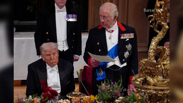 Donald Trump a dat mâna cu „XYZ-Q3”. Președintele SUA, salutat de aproape 150 de oameni