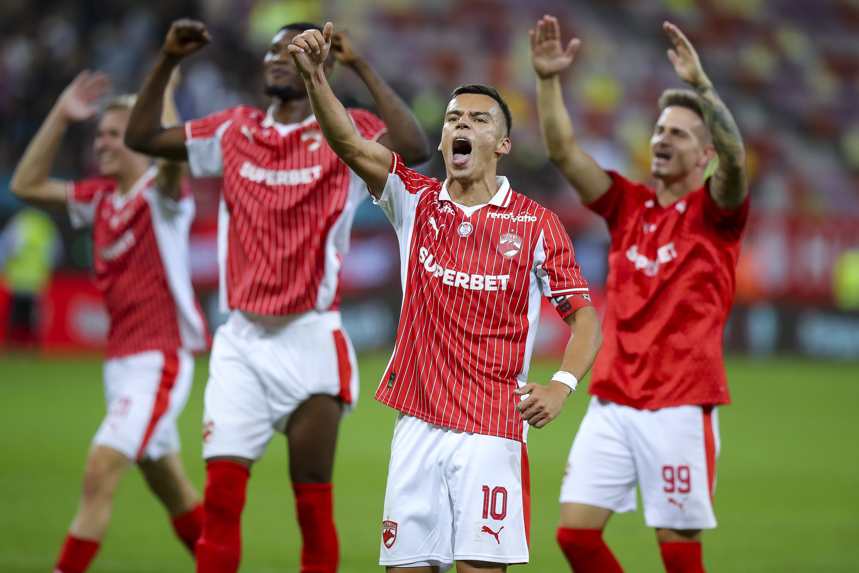 Dinamo cere modificarea Legii 4/2008 privind prevenirea şi combaterea violenţei pe stadioane. Propunerile clubului