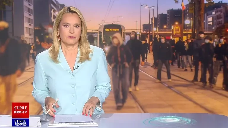 Aproape 900.000 de francezi nervoși pe reducerile bugetare au blocat toată țara. „Am fi proști să ne oprim acum”