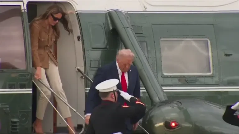 Donald și Melania Trump au părăsit Marea Britanie