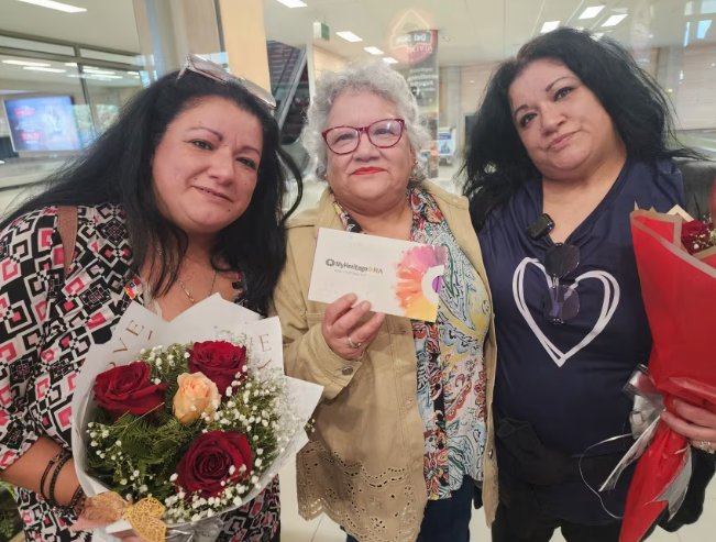 O mamă din Chile și-a regăsit fiicele gemene adoptate ilegal, după 45 de ani. VIDEO