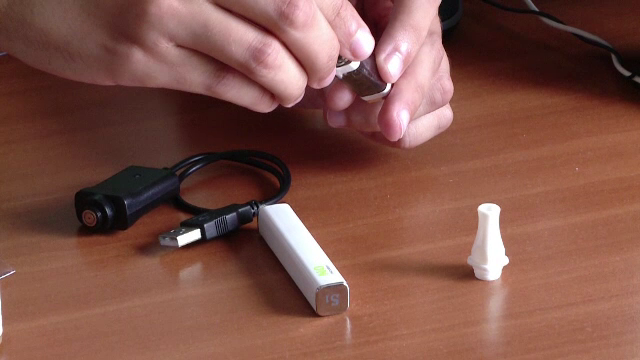 Ce au găsit medicii în corpul elevei care a ajuns la spital după ce a folosit un dispozitiv de vapat în pauză