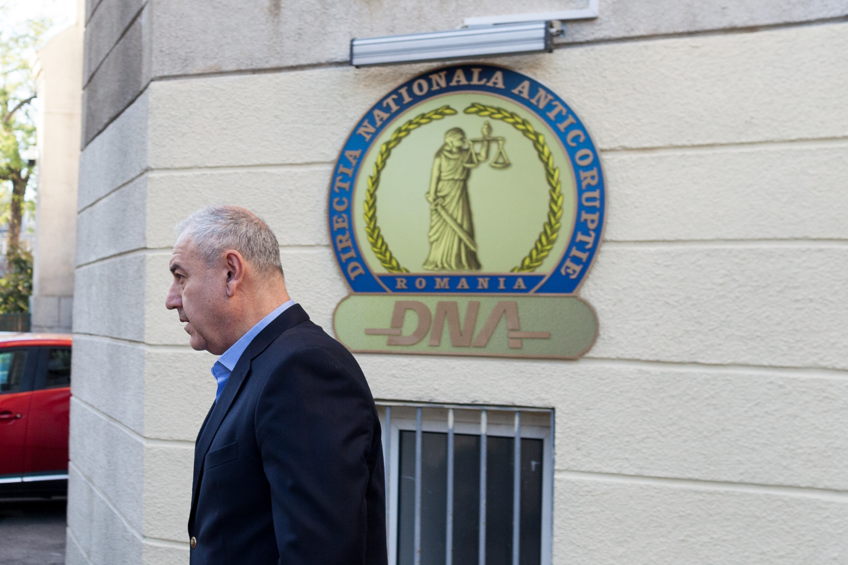 Liviu Cocoș rămâne în arest 30 de zile. Directorul Companiei de Apă Brașov este acuzat de dare de mită și trafic de influență