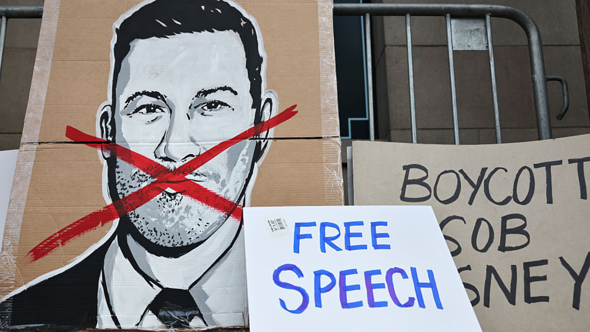 Libertatea de exprimare în SUA, pusă la îndoială după suspendarea emisiunii lui Jimmy Kimmel. „Asta este cenzură pe față”