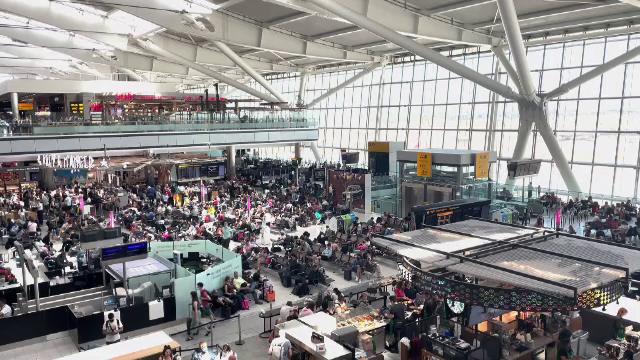 Un bărbat a fost arestat în legătură cu atacul cibernetic asupra unor mari aeroporturi europene