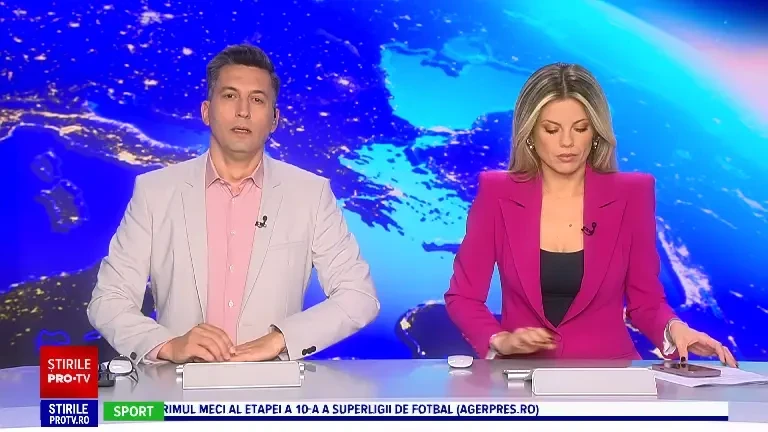 O femeie de 57 de ani și-a terorizat vecinii. Ar fi distrus un panou electric cu securea și ar fi amenințat cu un cuțit