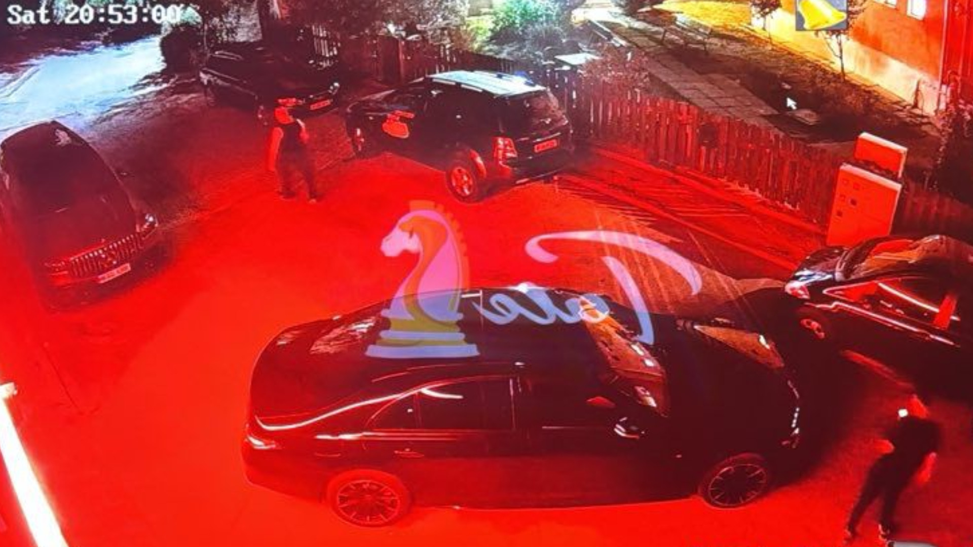 Frații Tate, speriați de pistolarul care a dat târcoale locuinței lor din Voluntari. Ce încerca să facă, de fapt, individul