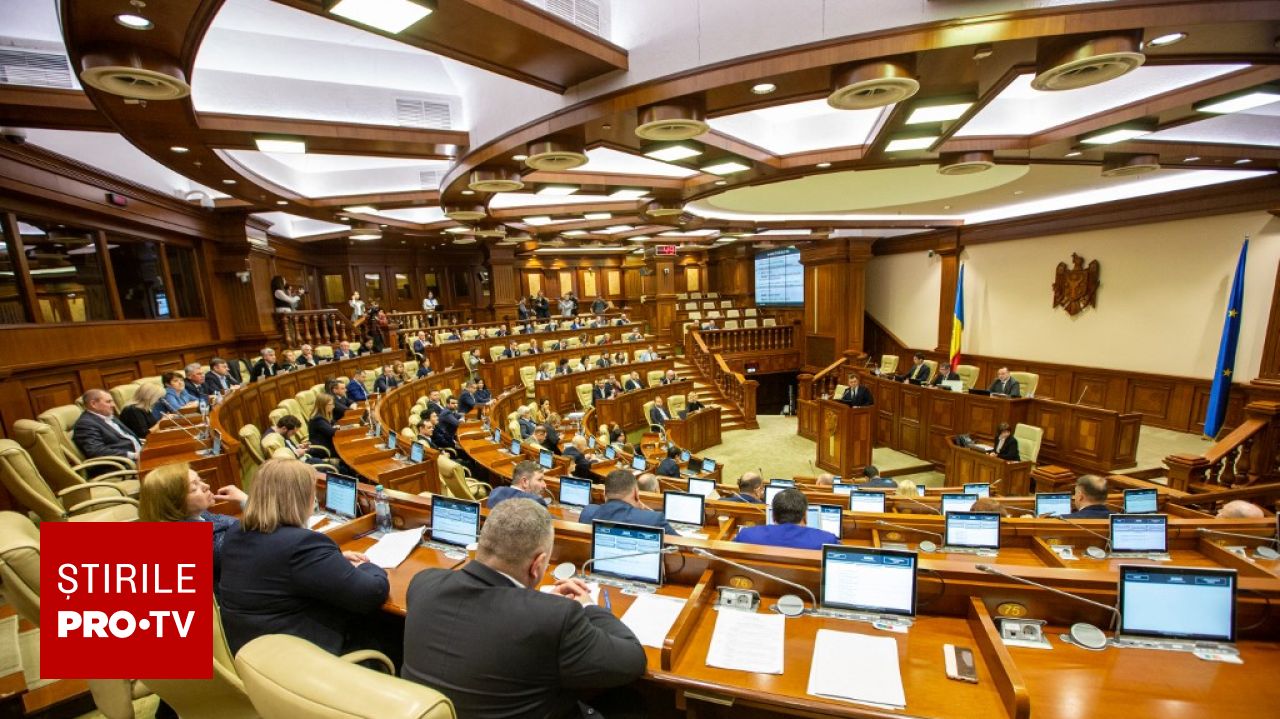 Parlamentul Republicii Moldova a restricționat utilizarea limbii ruse. Legea obligă deputaţii să ia cuvântul doar în română