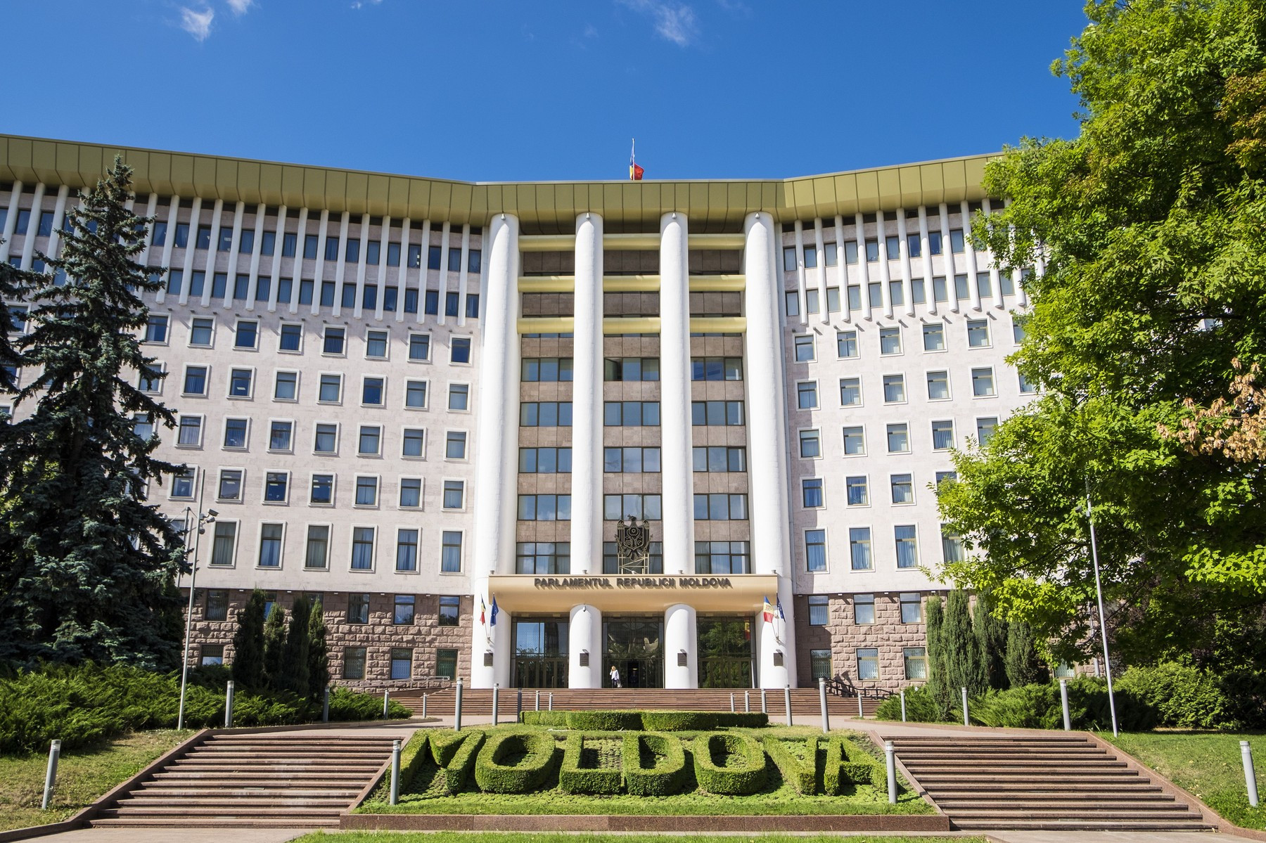 Zelenski a impus sancțiuni candidaților pro-ruși la alegerile parlamentare din Republica Moldova. Cine sunt cei vizați