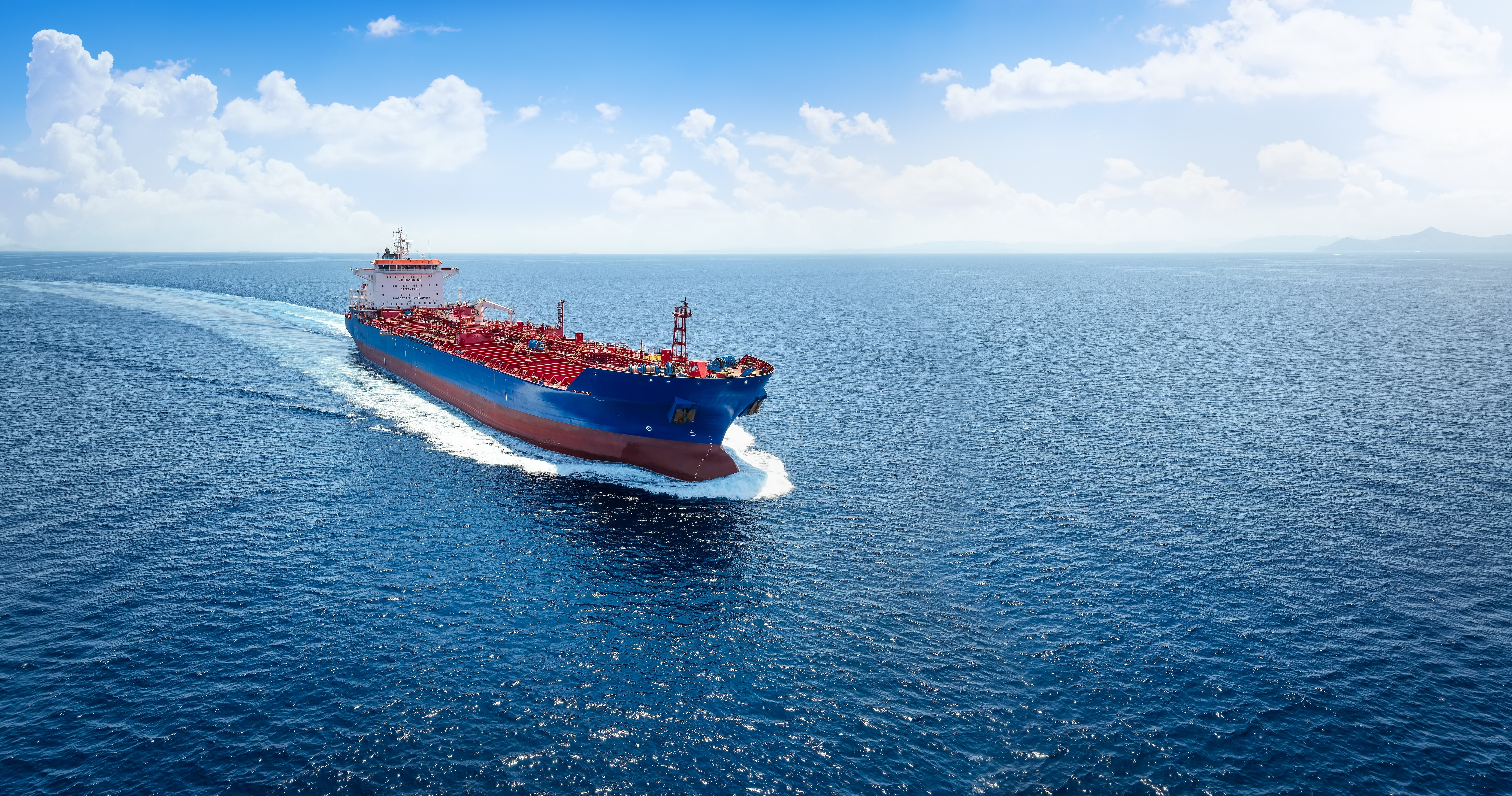 Cum opera flota stealth a Rusiei sub nasul autorităților române, pentru transportul petrolului