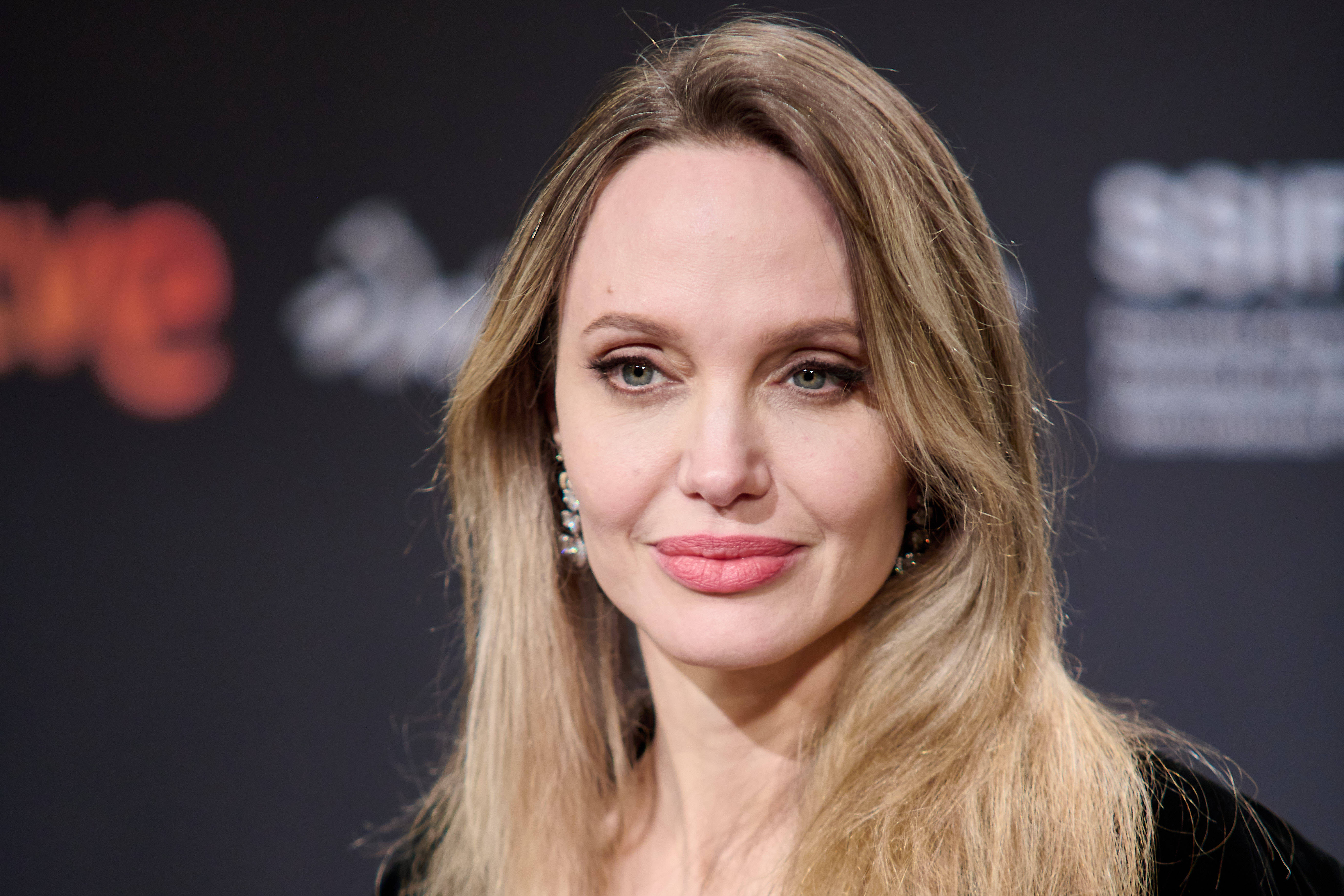 Angelina Jolie, noi detalii despre divorțul de Brad Pitt: „O perioadă dificilă și traumatică”
