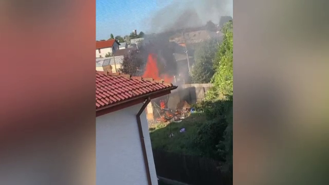 Incendiu devastator la Tecuci. O femeie imobilizată la pat a murit după ce locuința i-a fost cuprinsă de flăcări