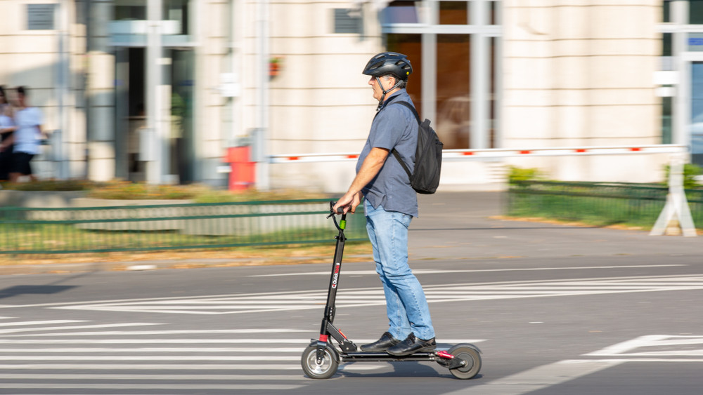 RCA obligatoriu pentru trotinete și biciclete electrice. Noua lege, undă verde pentru adoptare