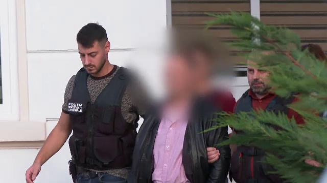 Un preot din Constanța, care preda religia la liceu, a agresat doi elevi. Trimitea avansuri și poze indecente minorilor