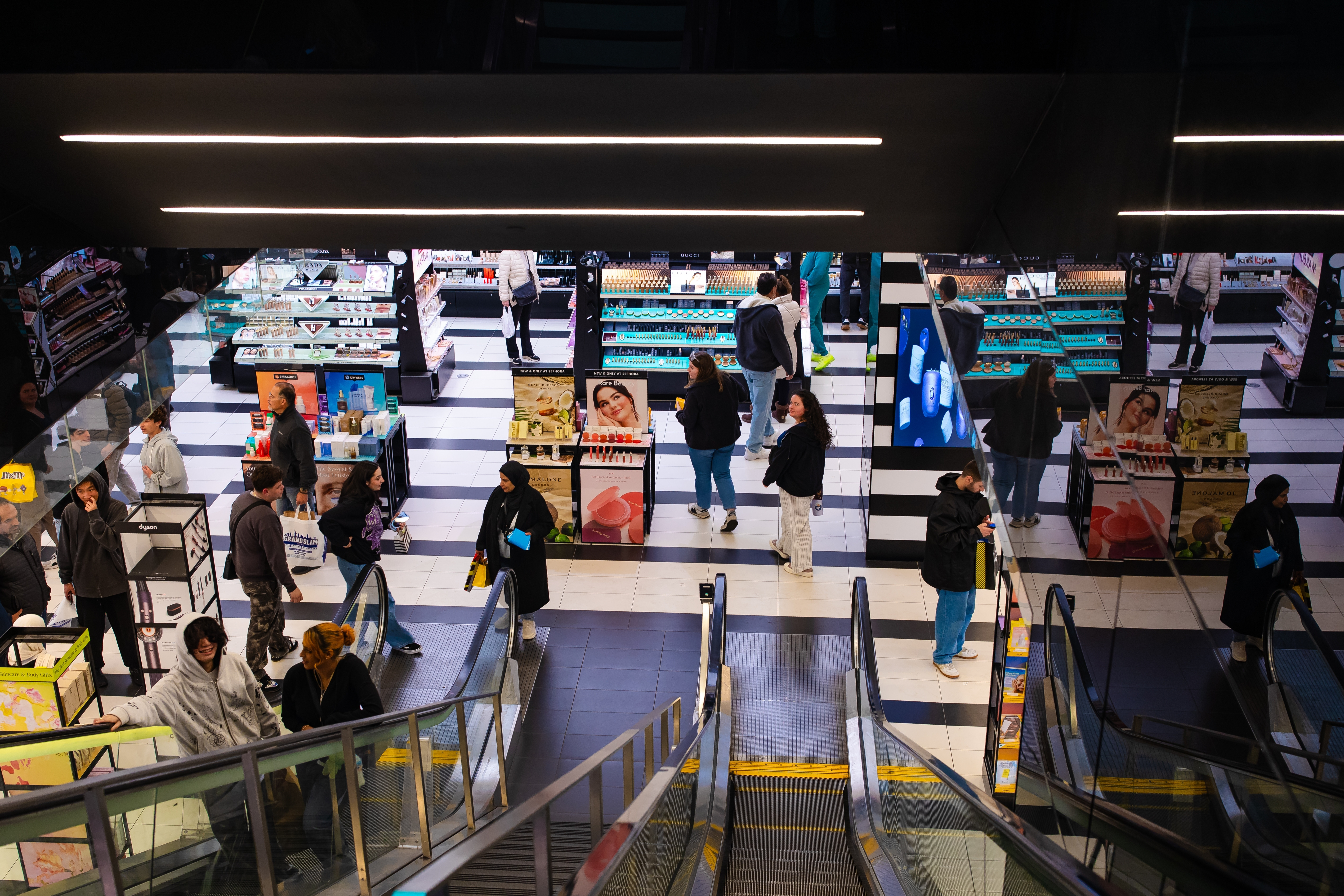 SUA a limitat accesul diplomaților iranieni la anumite magazine. Achizițiile de lux peste 1.000 de dolari necesită aprobare