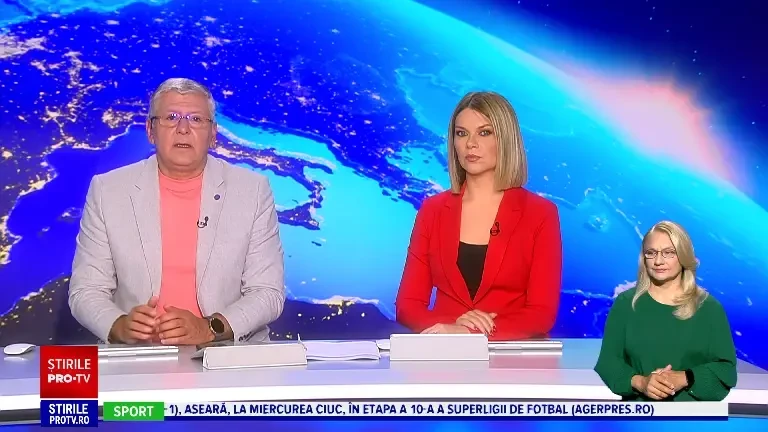 Incendiu în centrul Brașovului. Acoperișul unei clădiri de birouri a luat foc, pompierii au intervenit cu zece autospeciale