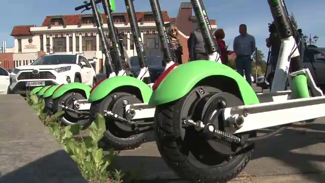 Legiuitorii înăspresc regulile pentru trotinetele electrice. Peste 1.000 de accidente în acest an și șapte decese