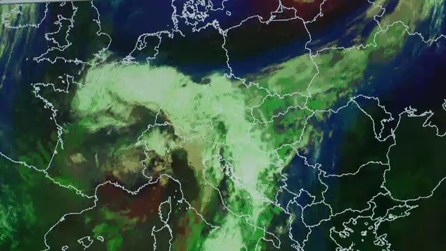 Meteorologii anunță o ușoară răcire a vremii și ploi în România, în următoarele două săptămâni. Regiunile vizate