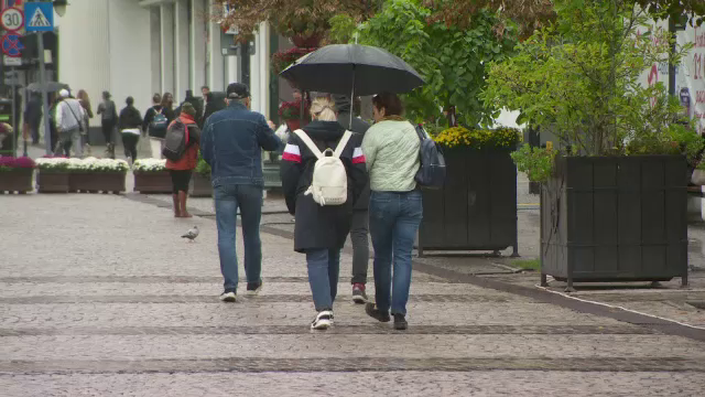 Vreme rece și ploi abundente în aproape toată țara, la început de octombrie. Prognoza meteo pentru patru săptămâni