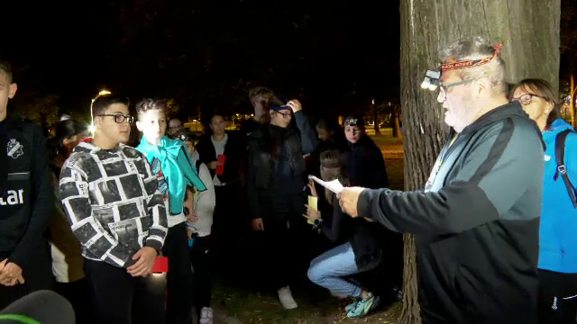 Concurs de orientare pentru elevi, noaptea în parc: „Nu este chiar atât de greu cum am crezut”