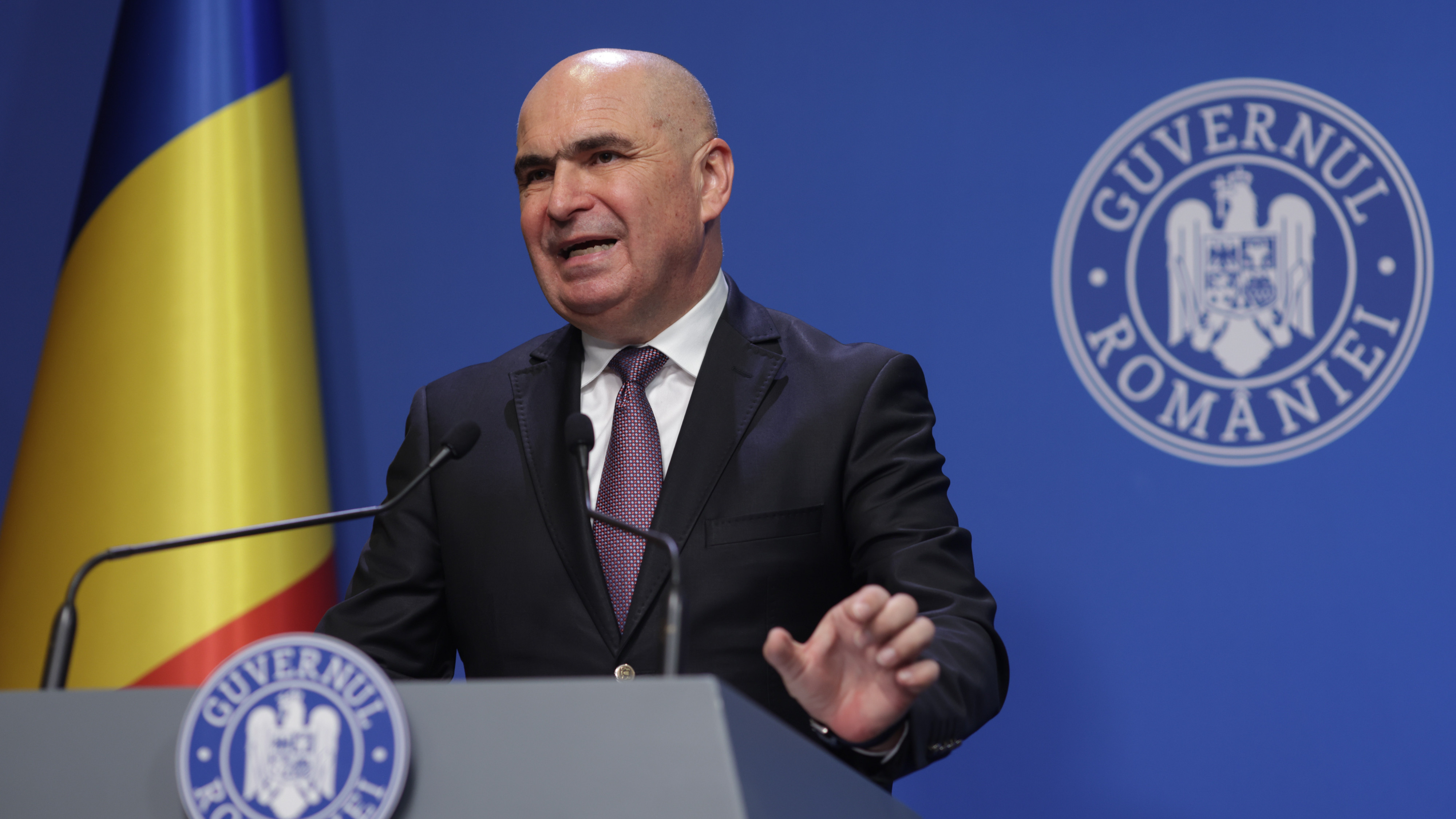 Guvernul menit să salveze bugetul face rectificare pe deficit majorat. Jumătate din banii „în plus” merg direct la creditori