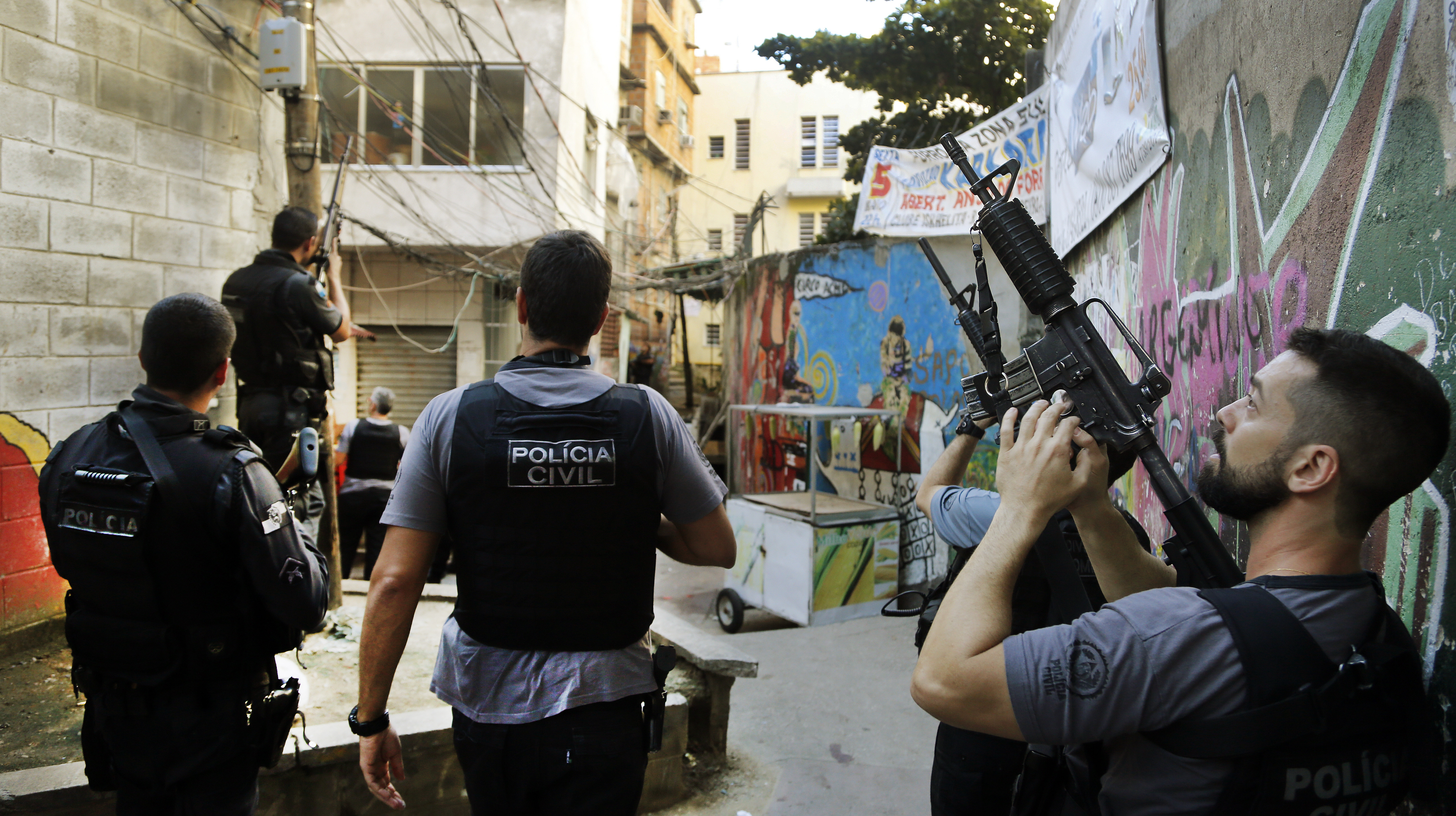 ”Invitație la masacru”. Polițiștii din Rio de Janeiro vor primi bonusuri pentru infractorii pe care îi ucid