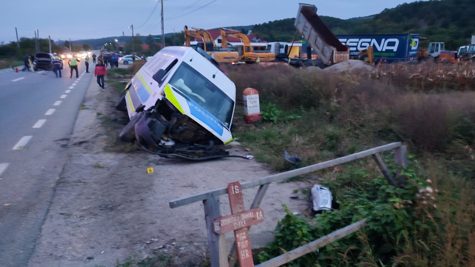 Accident grav cu duba Poliției pe un drum național din Gorj. Un agent a ajuns spital după o depășire riscantă