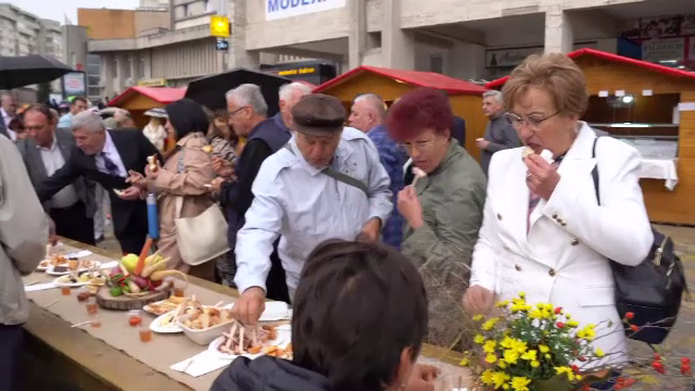 Vedeta culinară de la Târgul de toamnă din Pitești. „Este o noutate”. Vizitatori din toată țara au venit pentru delicii