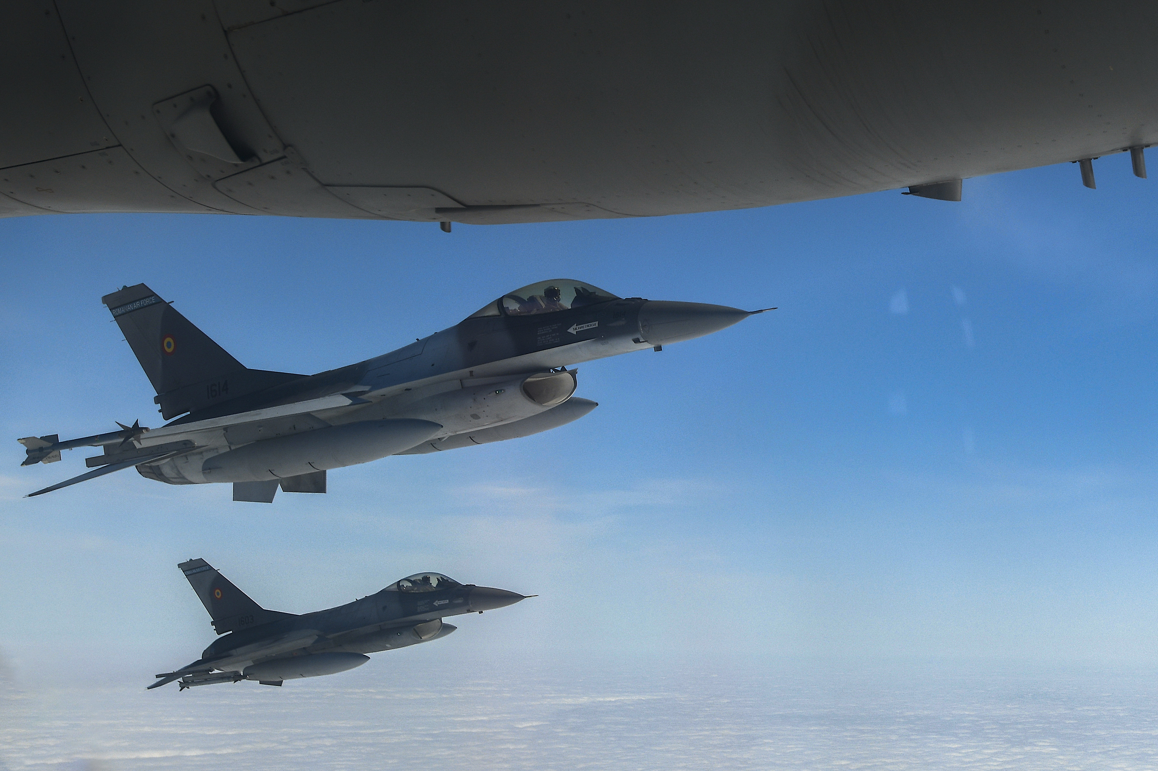 Armata SUA a distrus o nouă navă suspectată de trafic de droguri în Marea Caraibelor – există supraviețuitori