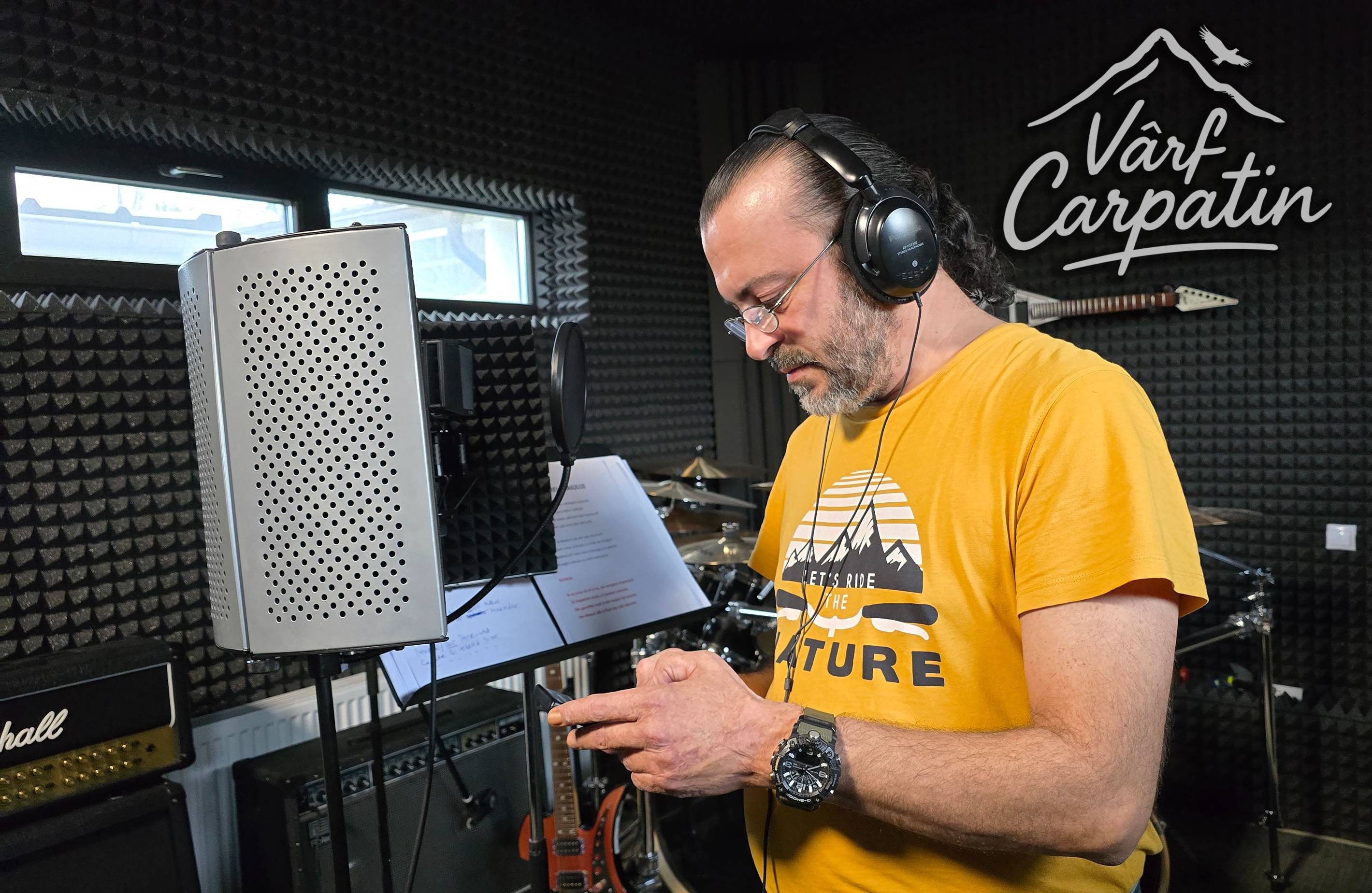 După aproape 30 de ani de absență, grupul de muzică folk Vârf Carpatin revine cu 4 piese noi și reeditarea albumului din 1996