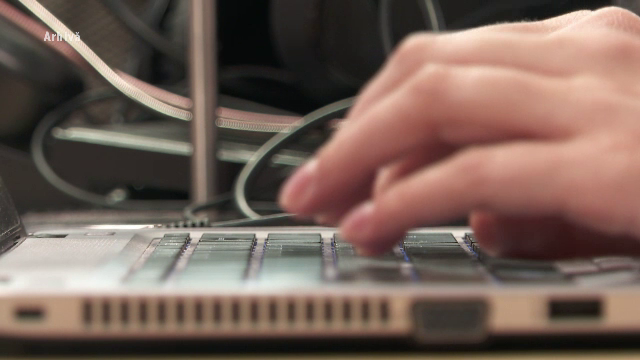 Două femei din Baia Mare au rămas fără bani după un sondaj online fals