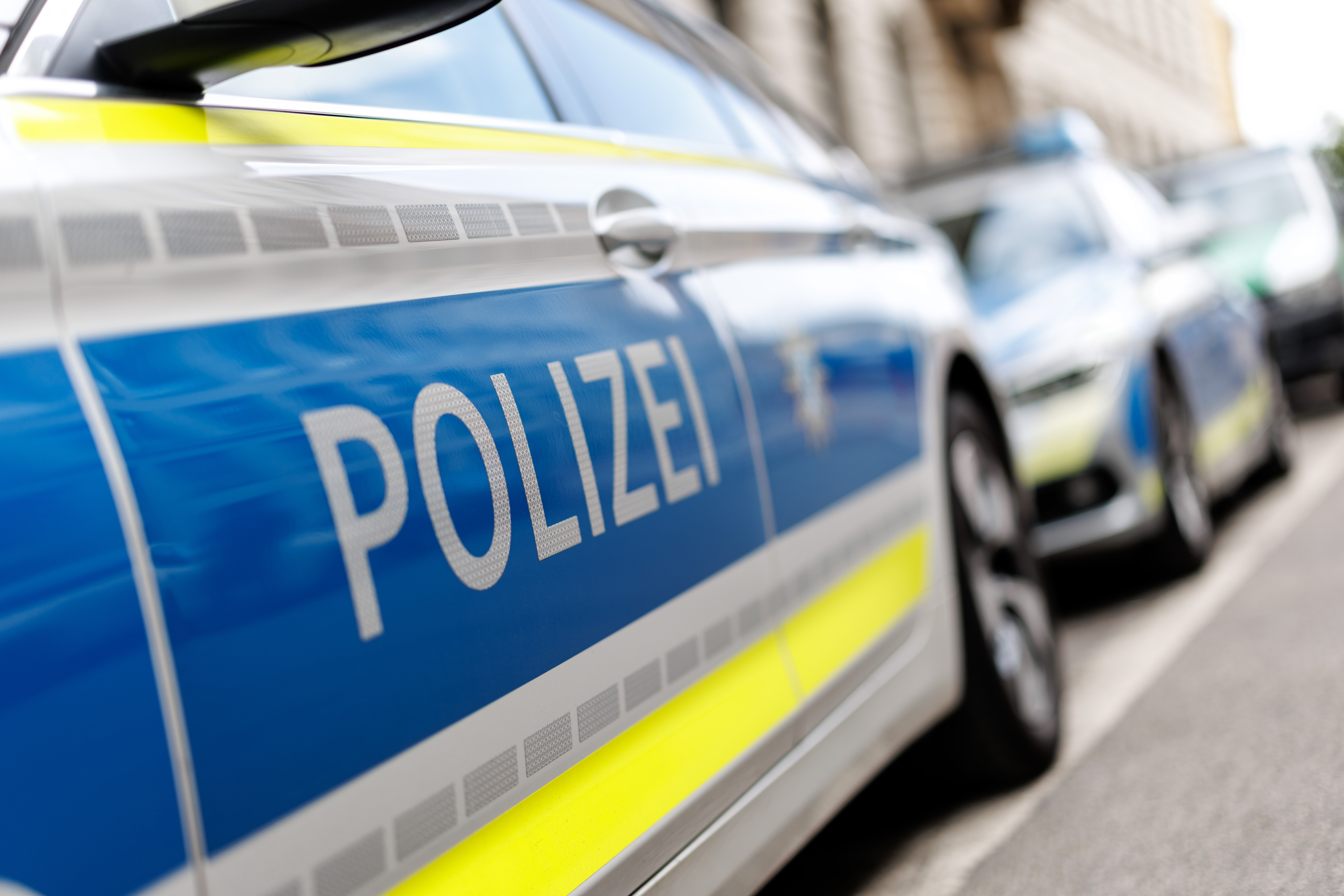 O fetiță de 8 ani a rămas blocată într-o mașină de spălat. Pompierii germani au fost nevoiți să taie cuva pentru a o salva