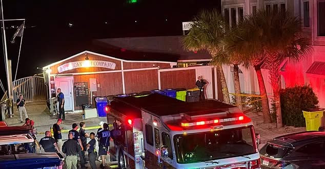 Masacru pe un vapor din SUA. Cel puțin trei oameni au murit, după ce un bărbat a deschis focul de armă. VIDEO