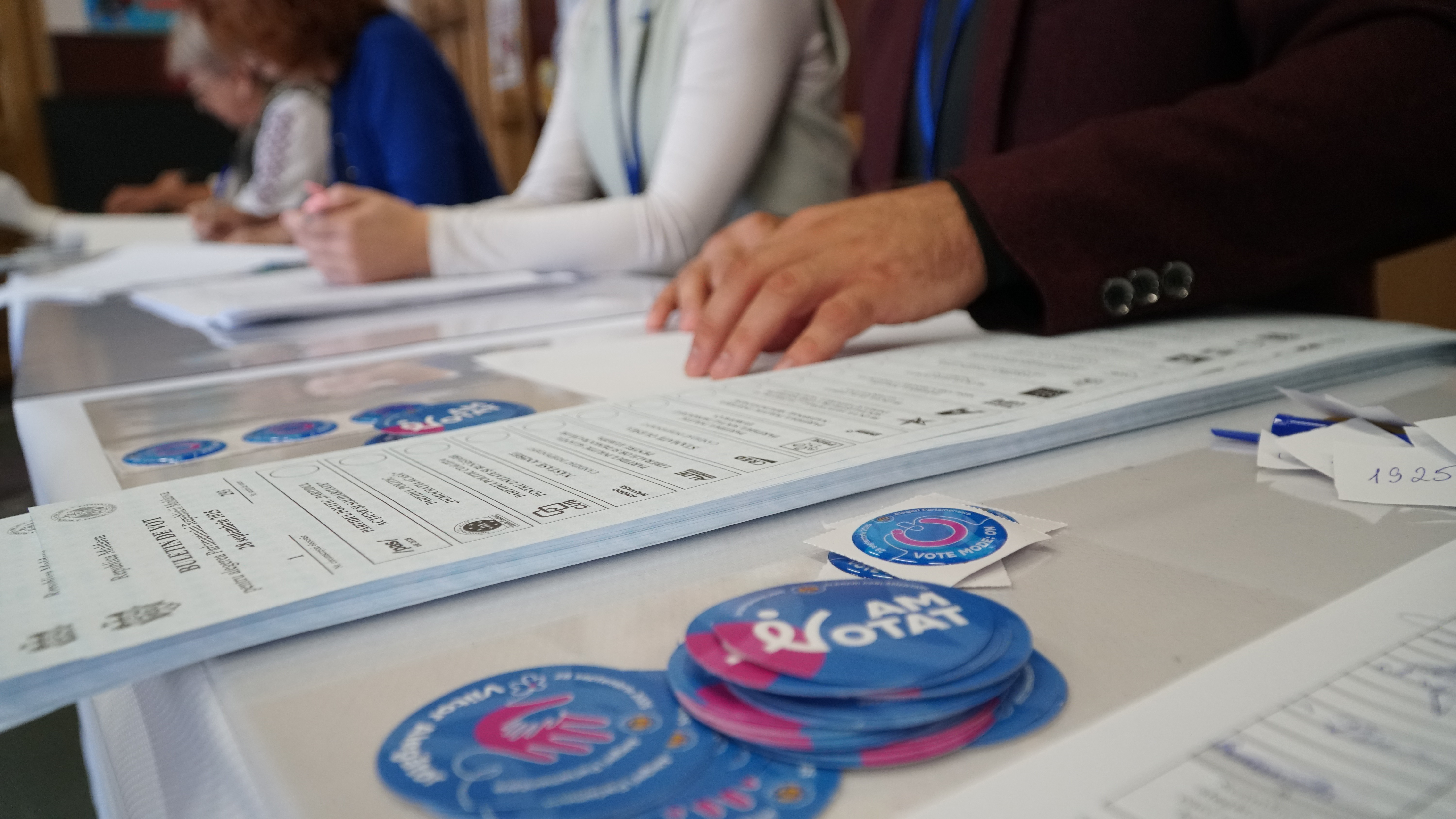 Ce scrie presa rusă despre victoria partidului Maiei Sandu. Agenția TASS a anunțat inițial că opoziția a câștigat alegerile