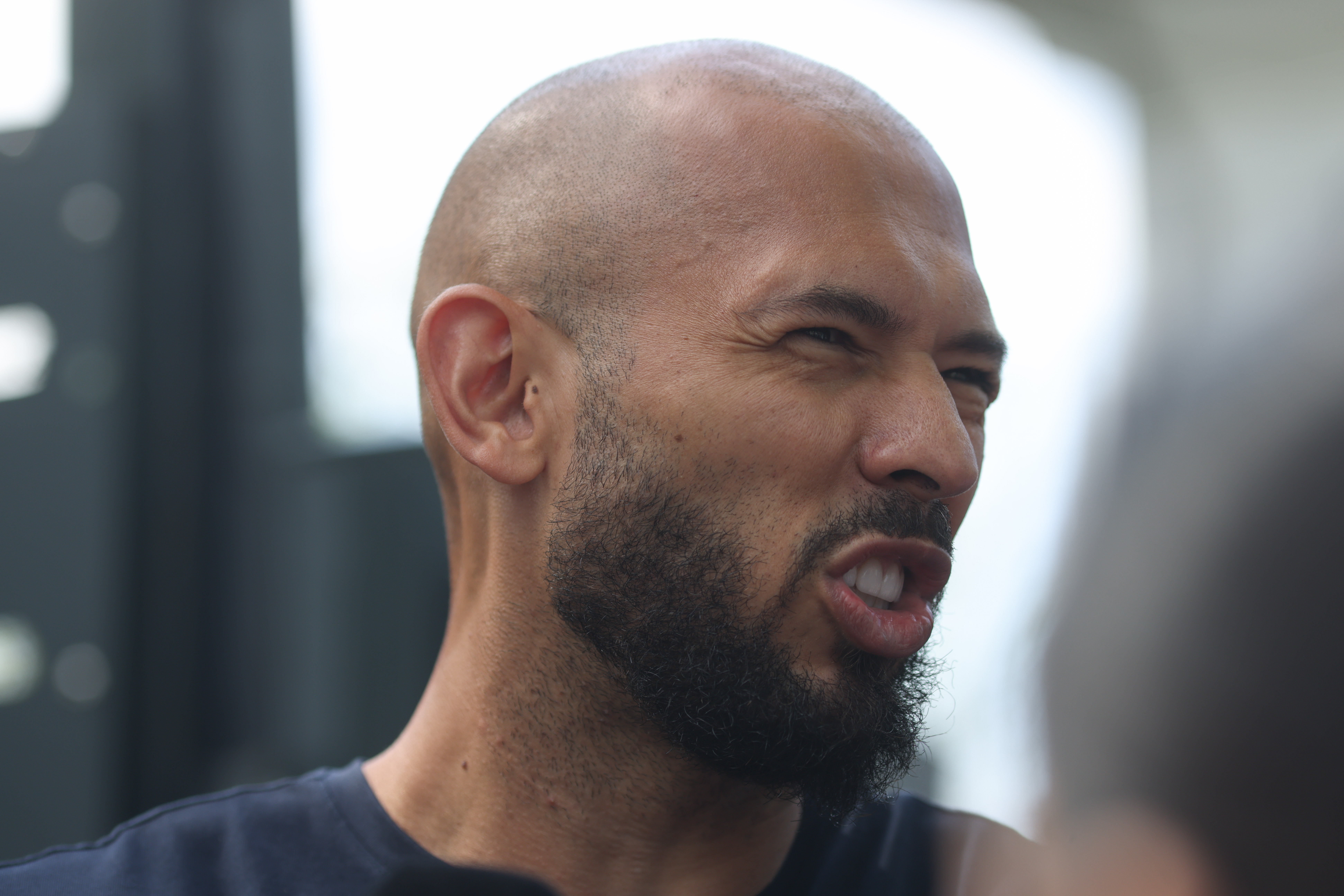 Andrew Tate scapă de urmărirea penală în cazul plângerilor formulate de patru femei într-un proces civil în Marea Britanie