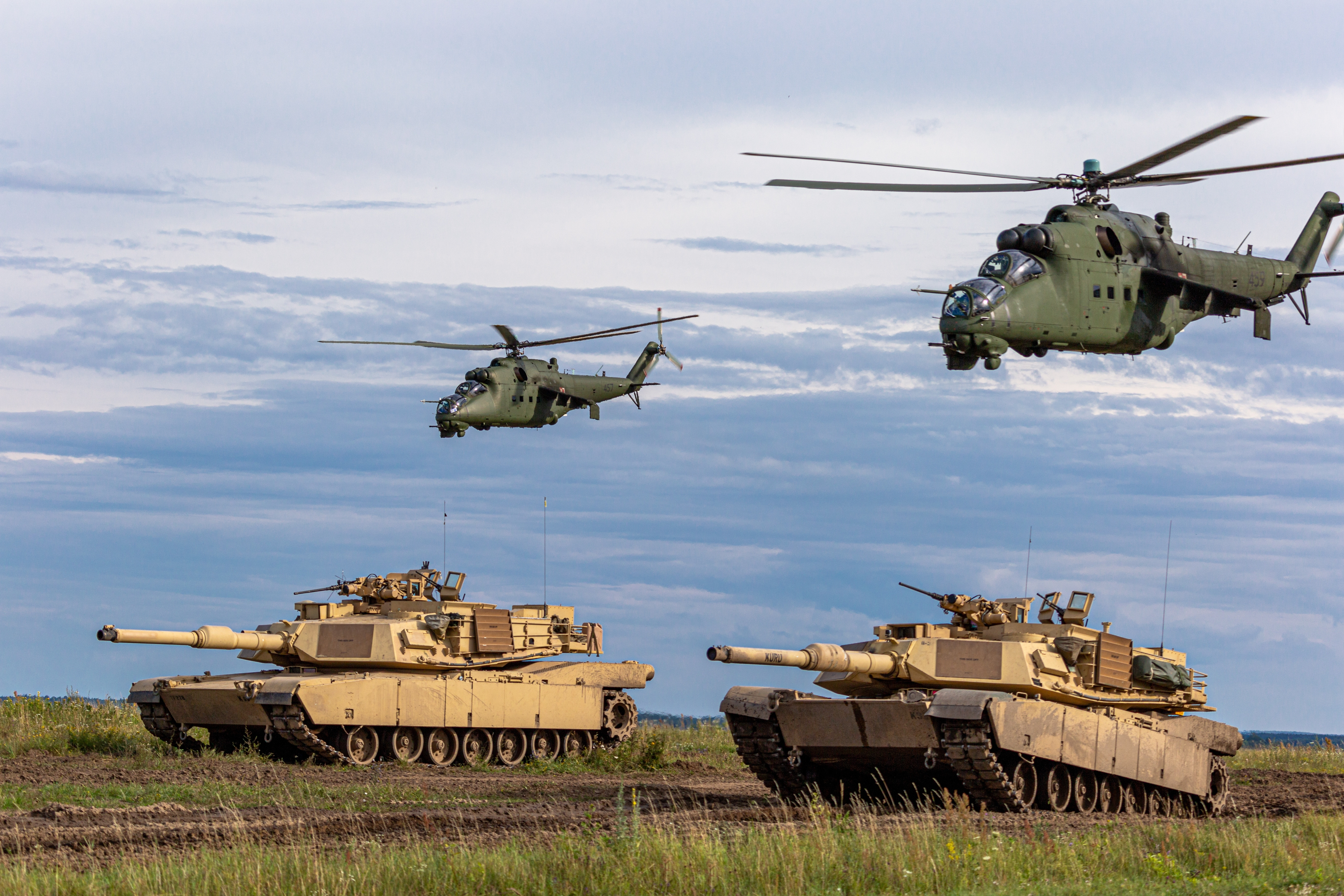 Armata Română cumpără de la americani arme de peste 8 miliarde de dolari. Lista pentru care se cere acordul Parlamentului