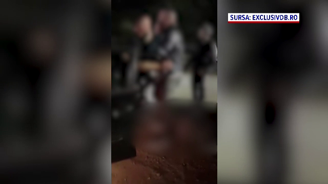Un bărbat de 36 de ani din Dâmbovița a bătut o femeie și un bărbat, pe stradă. Incidentul a fost filmat de martori