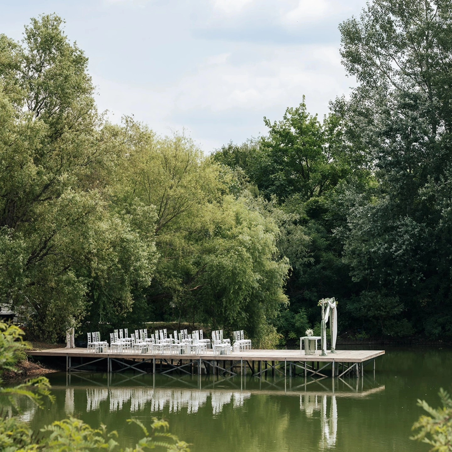 (P) Cununia în aer liber - eleganță și autenticitate