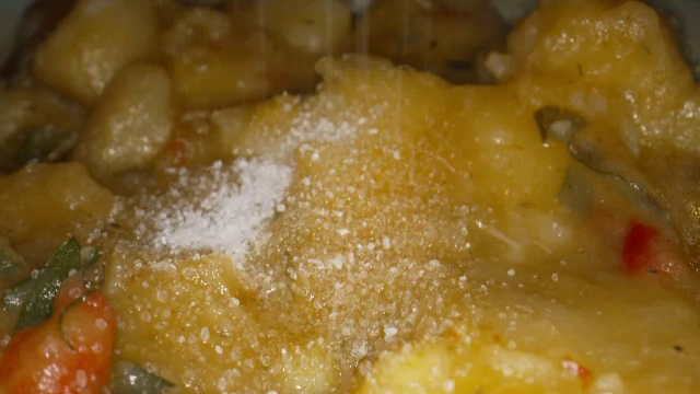 România se plasează pe locul 5 la consumul de sare, în lume. „Vorbim despre o cantitate uriașă”