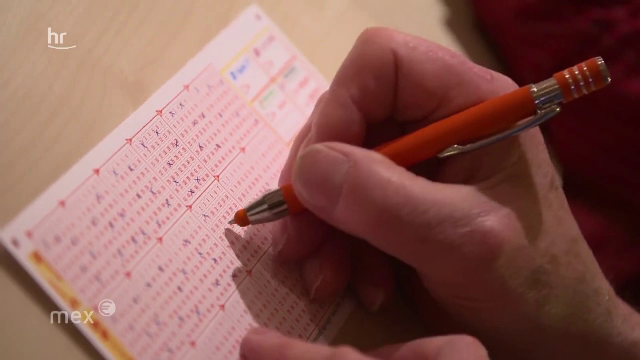 Un bărbat a găsit o avere în buzunarul unei geci pe care nu o mai purtase de mult. „Nu mi-a trecut prin minte”